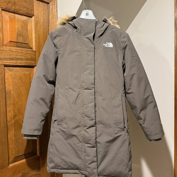 The Northface Parka Down Coat - Picture 6 of 11